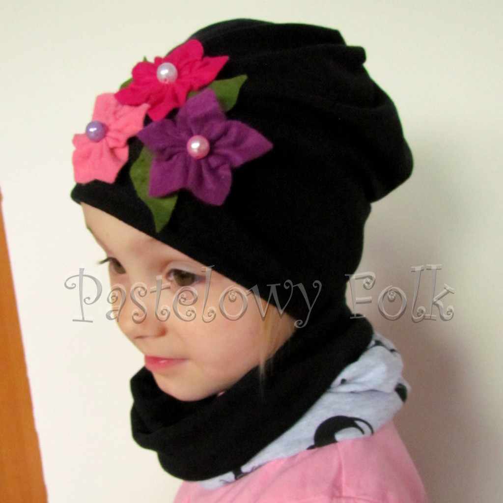 czapka dla dzieci 38- komin komplet czarna w różowe kwiaty filcowe, dzianina, dziewczynka _02